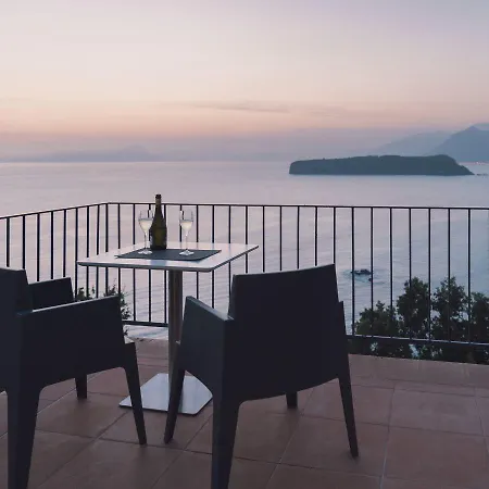 Crawford فندق مبيت وإفطار 4*