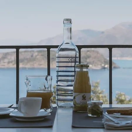 فندق مبيت وإفطار Crawford 4*